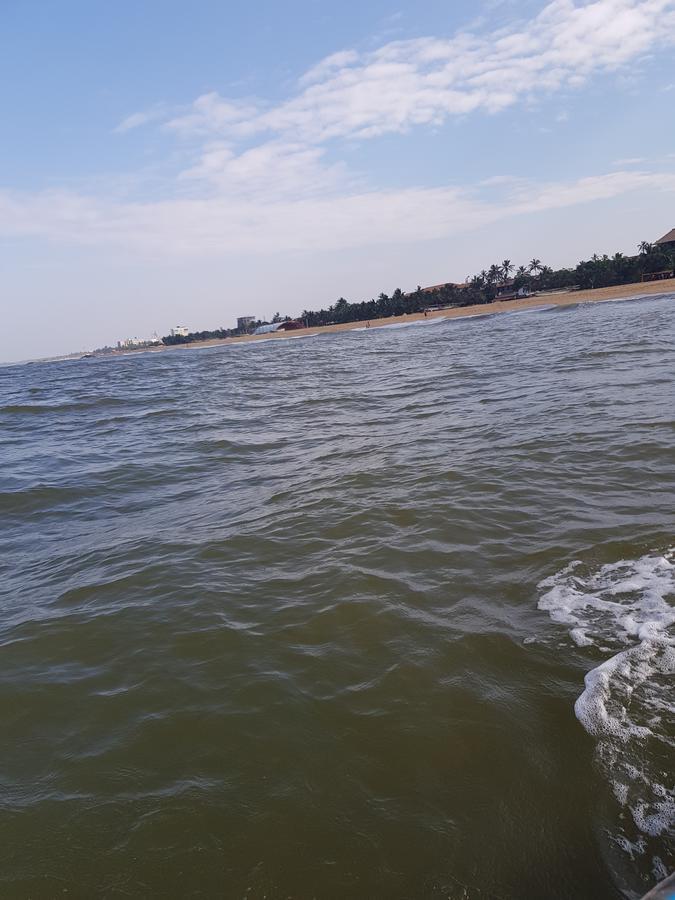Oasis Beach Hotel Negombo Esterno foto