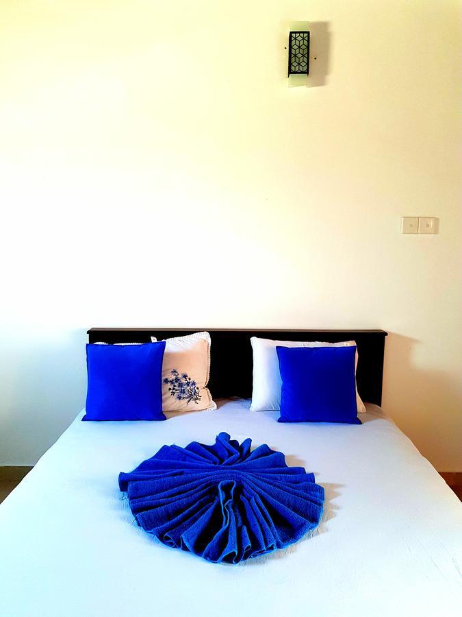 Oasis Beach Hotel Negombo Esterno foto